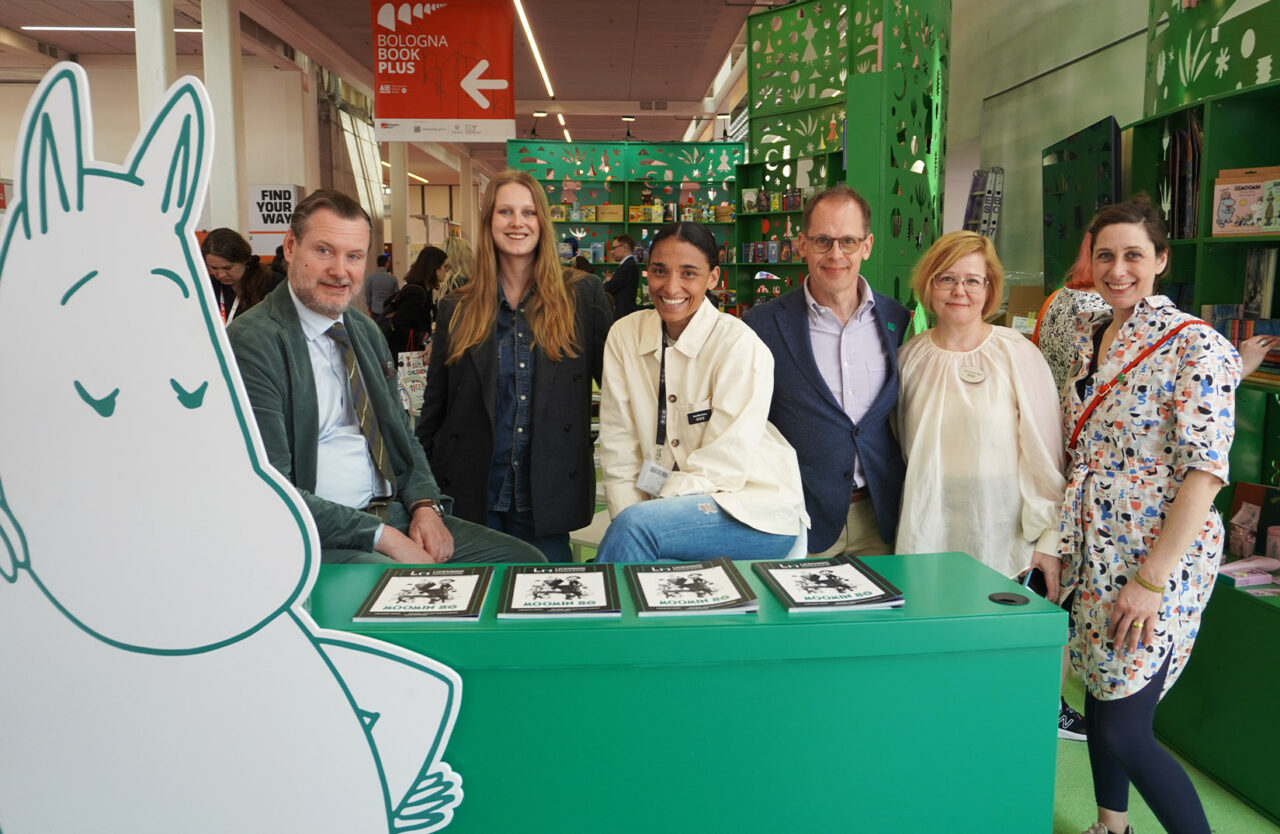 Moomin stand with personnel