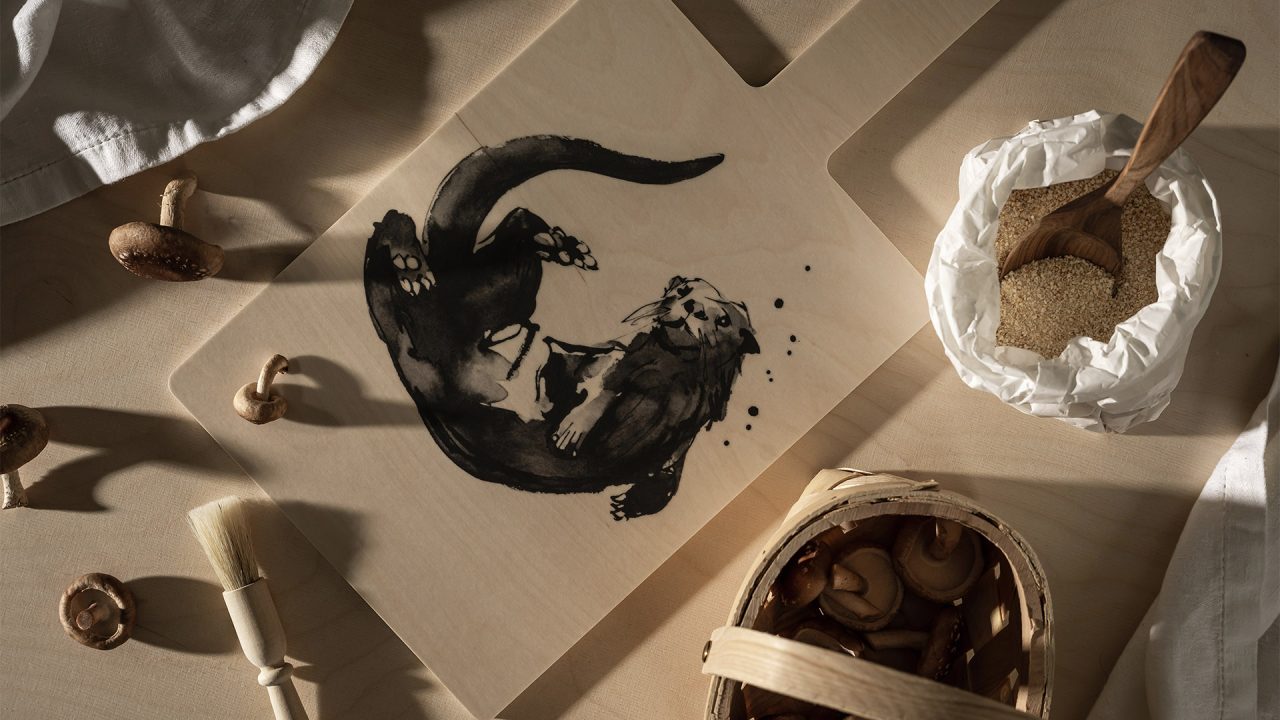 cutting board with otter